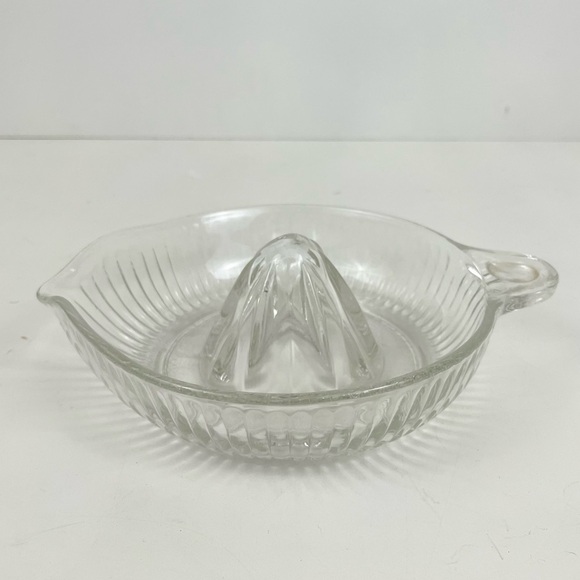 Vintage Hand Citrus Juicer Reamer Heavy Ribbed Clear Glass with Tab Handle - Picture 11 of 11